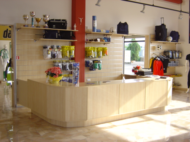 CALZATURE DANESE - MONOPOLI (BA) (1)