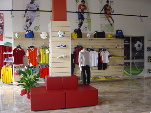 CALZATURE DANESE - MONOPOLI (BA) (4)