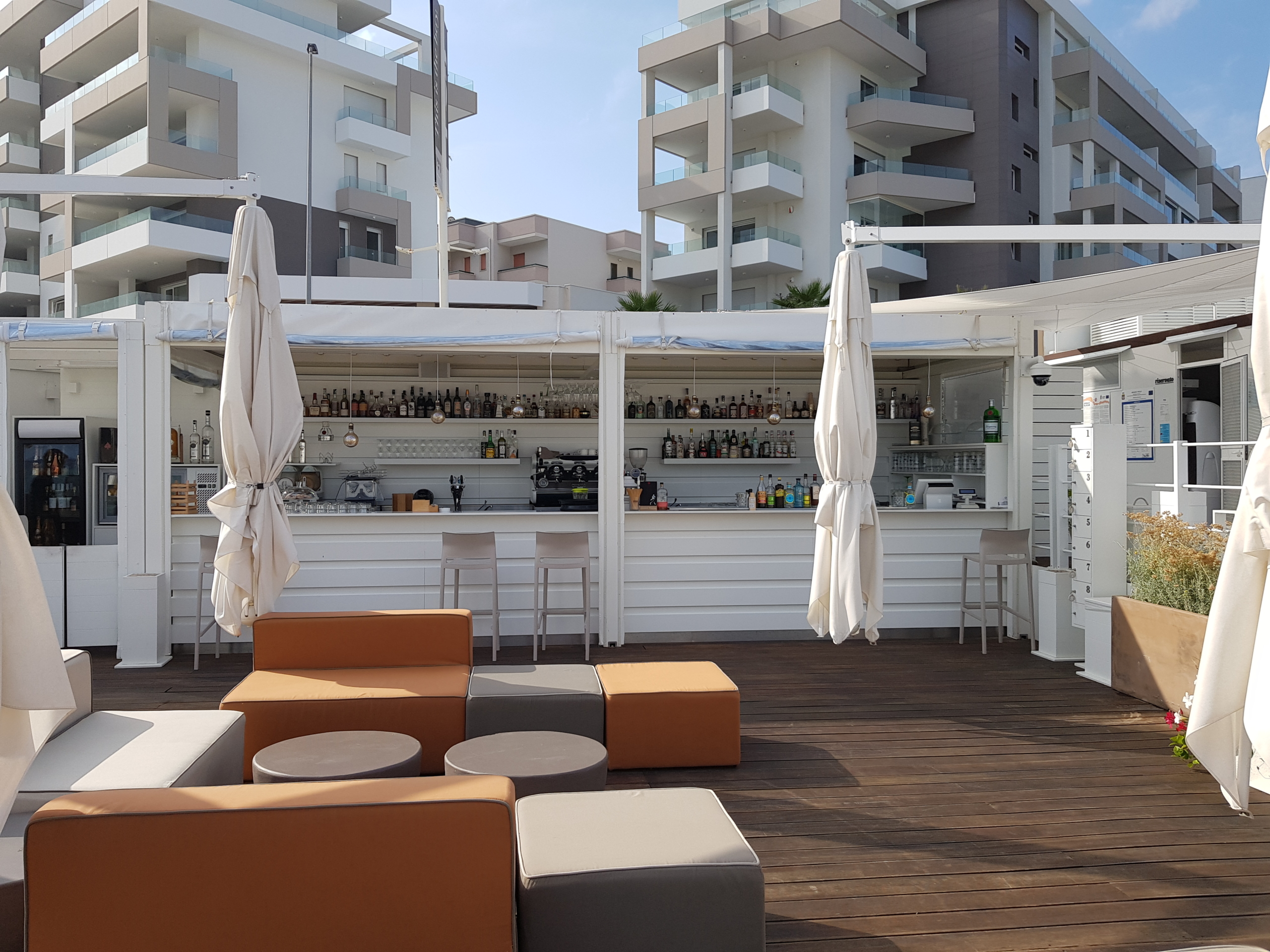 LOUNGE BAR - RESTAURANT P23 - MONOPOLI (BA)  (1)