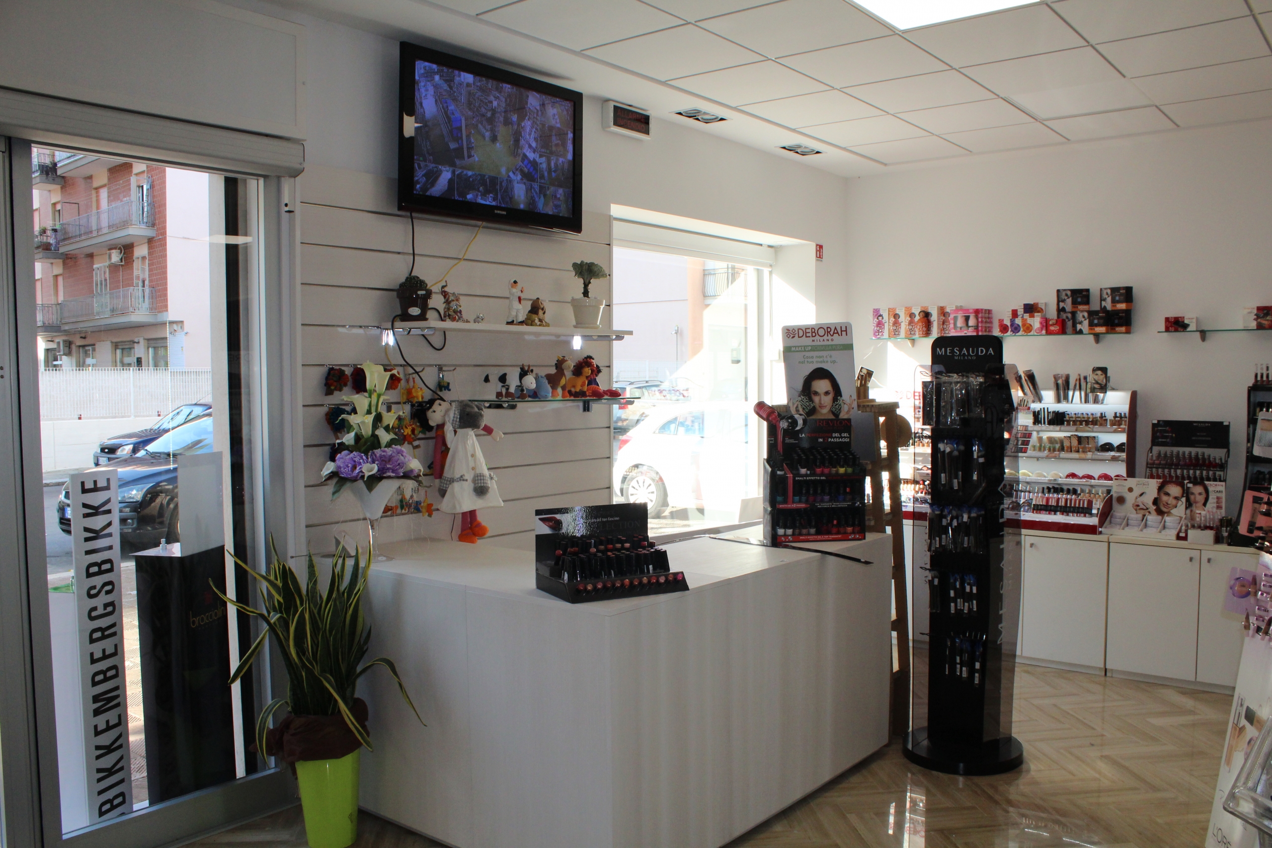 PROFUMERIA NEW LOOK - MONOPOLI (BA)