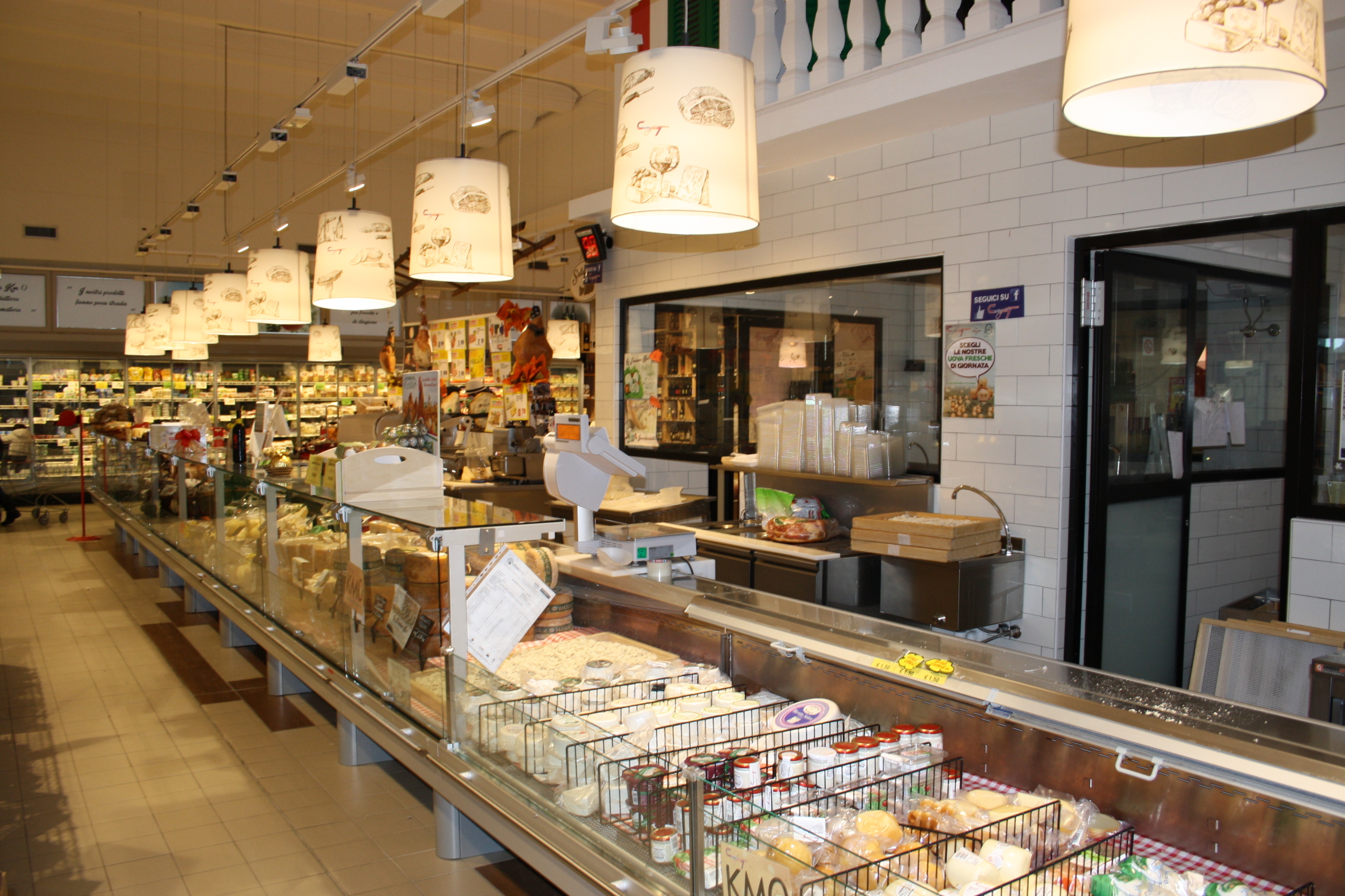 SUPERMERCATO C SETTE PIU  7 - PUTIGNANO (BA) (3)